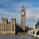 Великобритания отменила все тесты для привитых туристов
